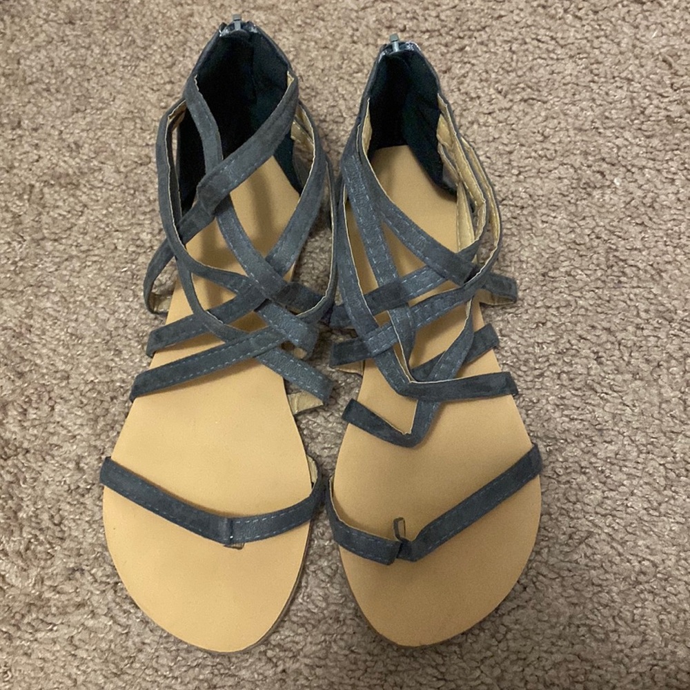 cute sandals!!